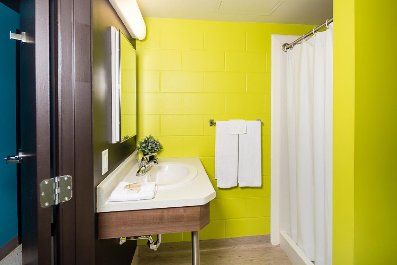 Uwinnipeg Downtown Hostel ภายนอก รูปภาพ